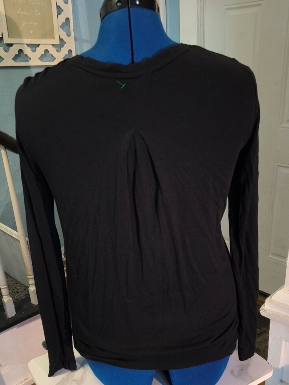 Athleta Black Long-Sleeve Women’s Crewneck Top - Picture 5 of 10